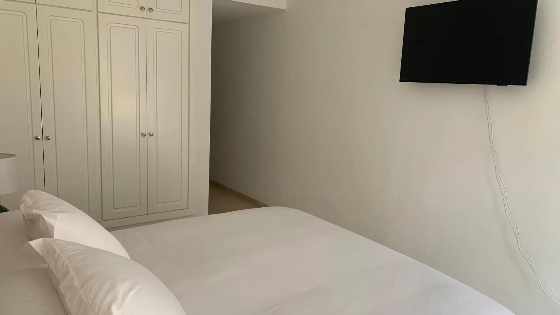 Tu Casa En Primera Linea De Playa De Marbella 0*,  Spanien